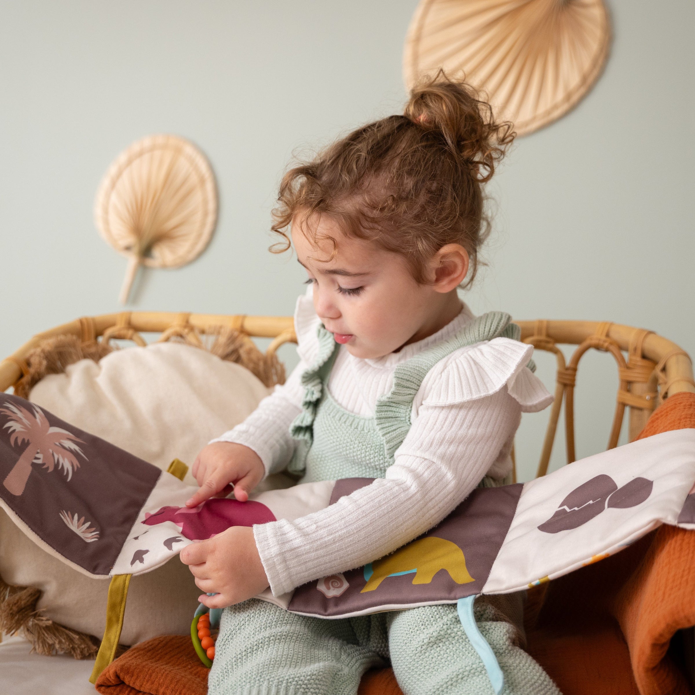 Little Big Friends Activity Book 2 in 1 | Dino Friends