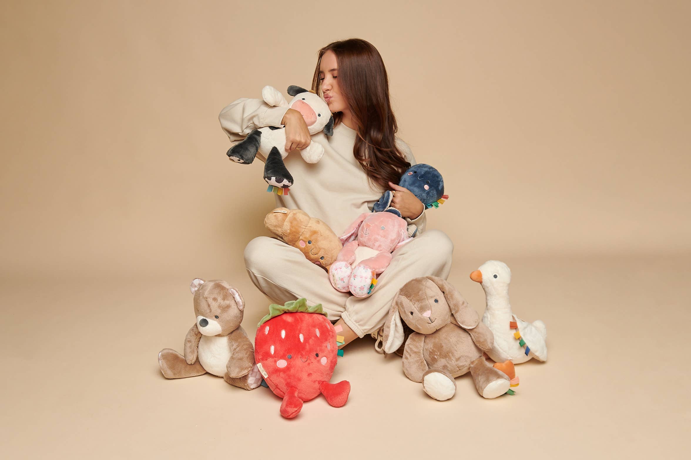 Sweetie Snuggles™ Plush: Cow