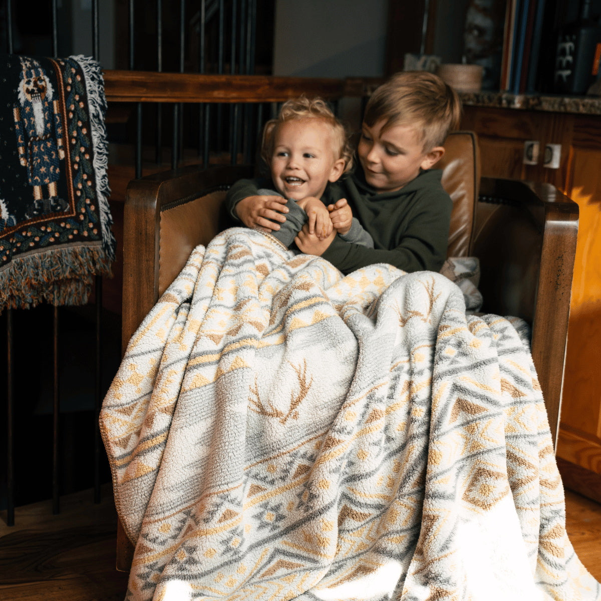 Burlebo Sherpa Blanket | Whitetail Aztec | Cream