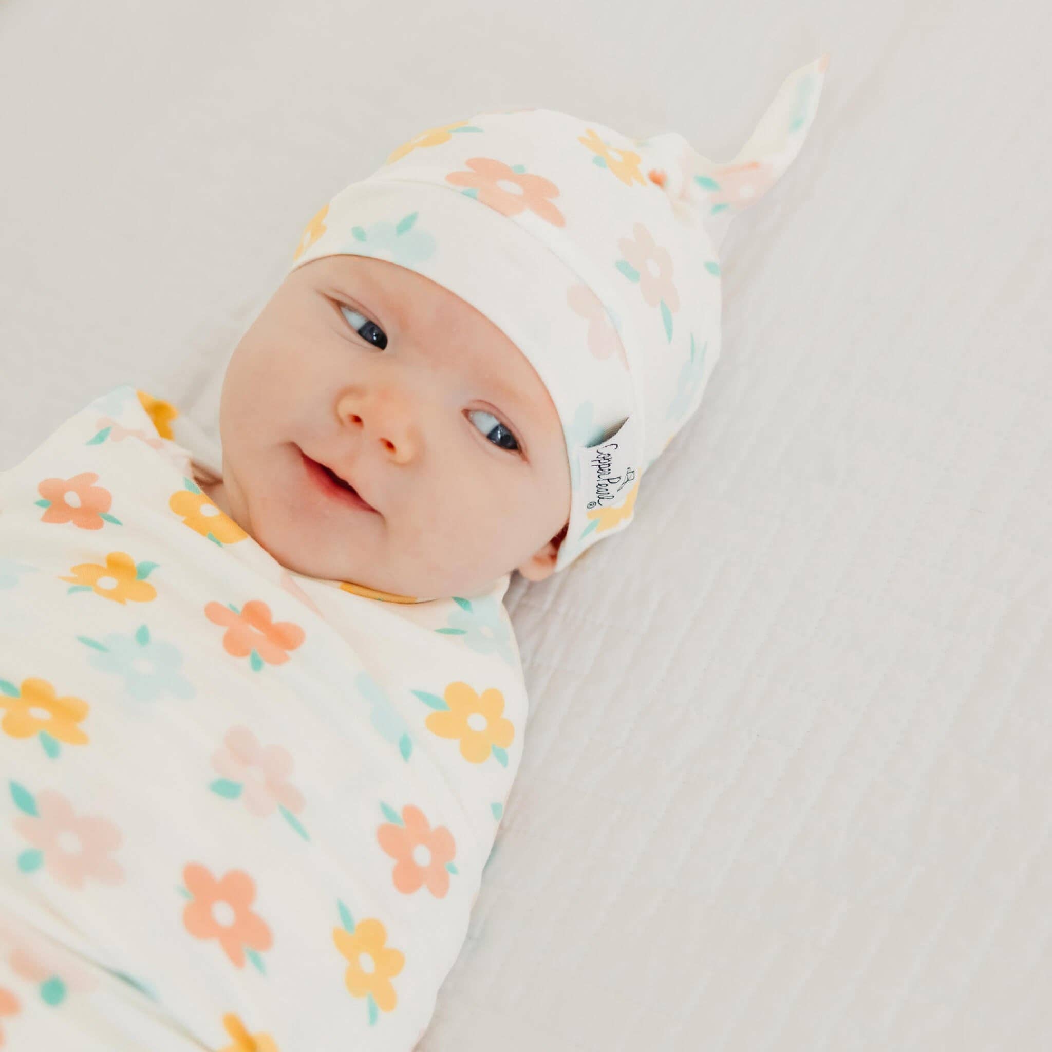 Knit Swaddle Blanket - Daisy