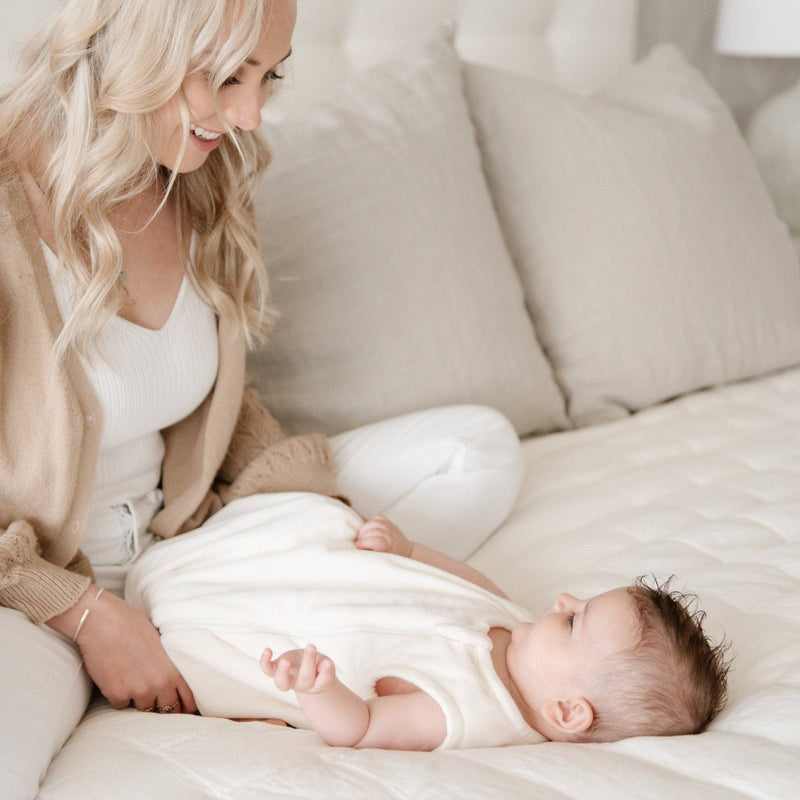 WEARABLE BLANKETS: Feather / Medium Minky