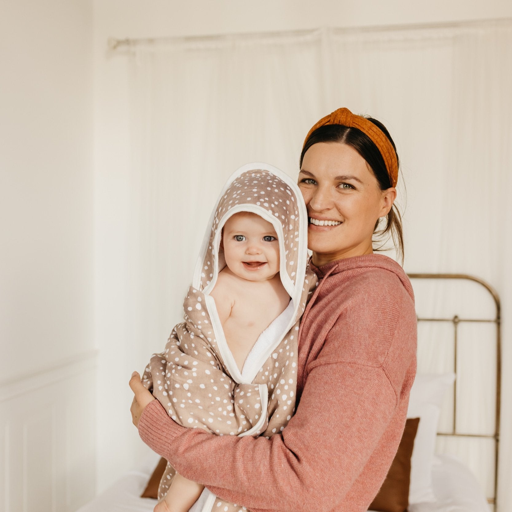 Copper Pearl Premium Knit Hooded Towel | Fawn