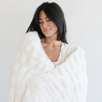 Saranoni Double Ruched Faux Fur Throw Blanket | Snow